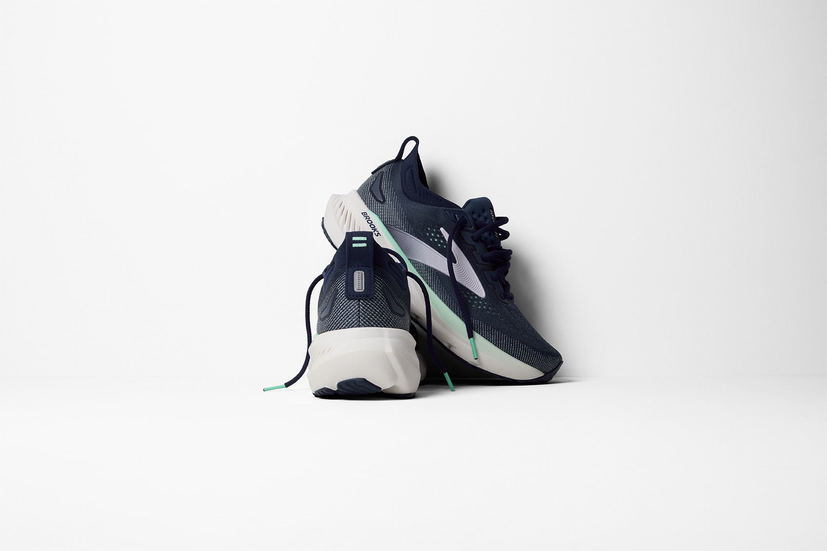 Brooks Glycerin 23 Women's Wide Fit Running Shoes Spellbound