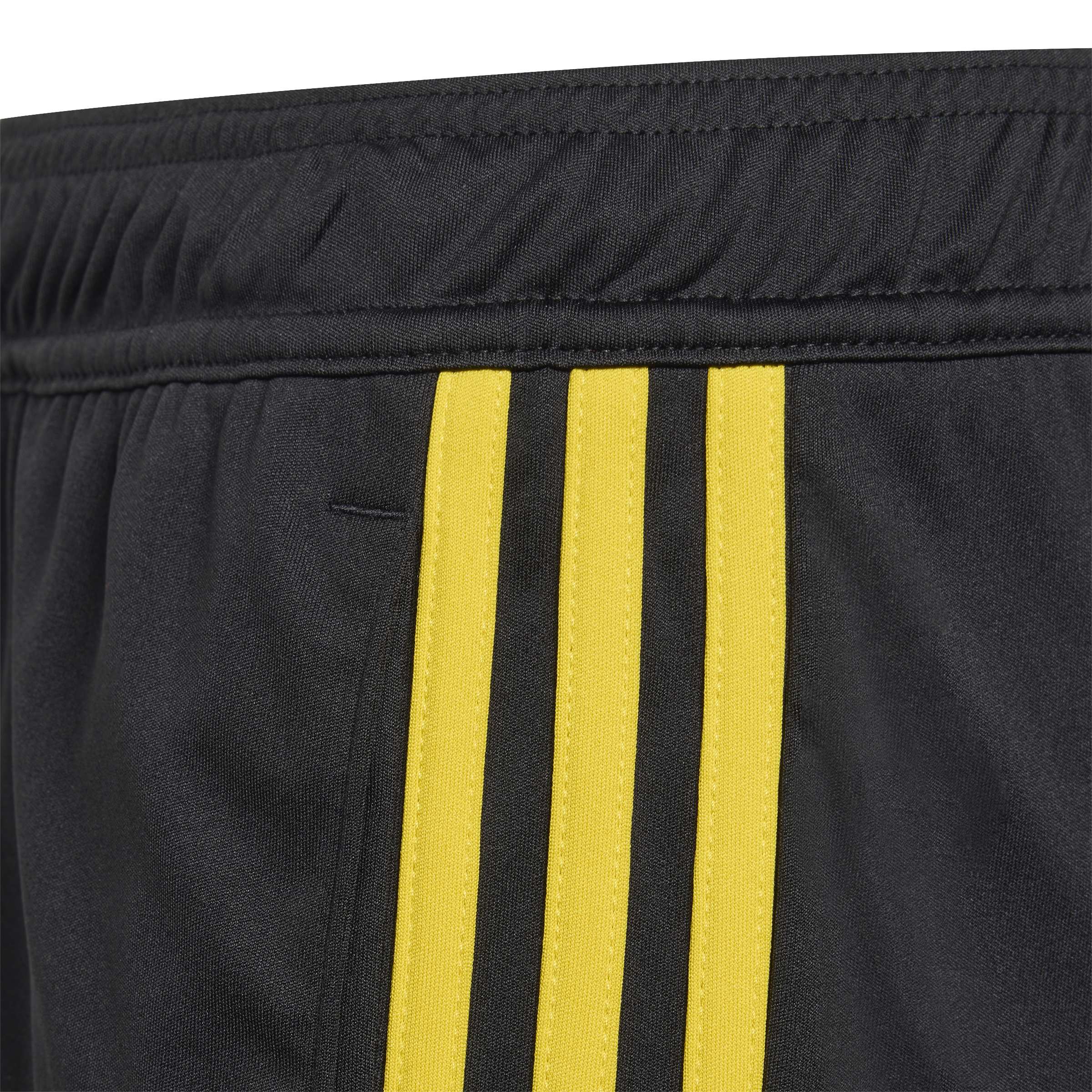 Adidas Manchester United Tiro 25 Third Shorts