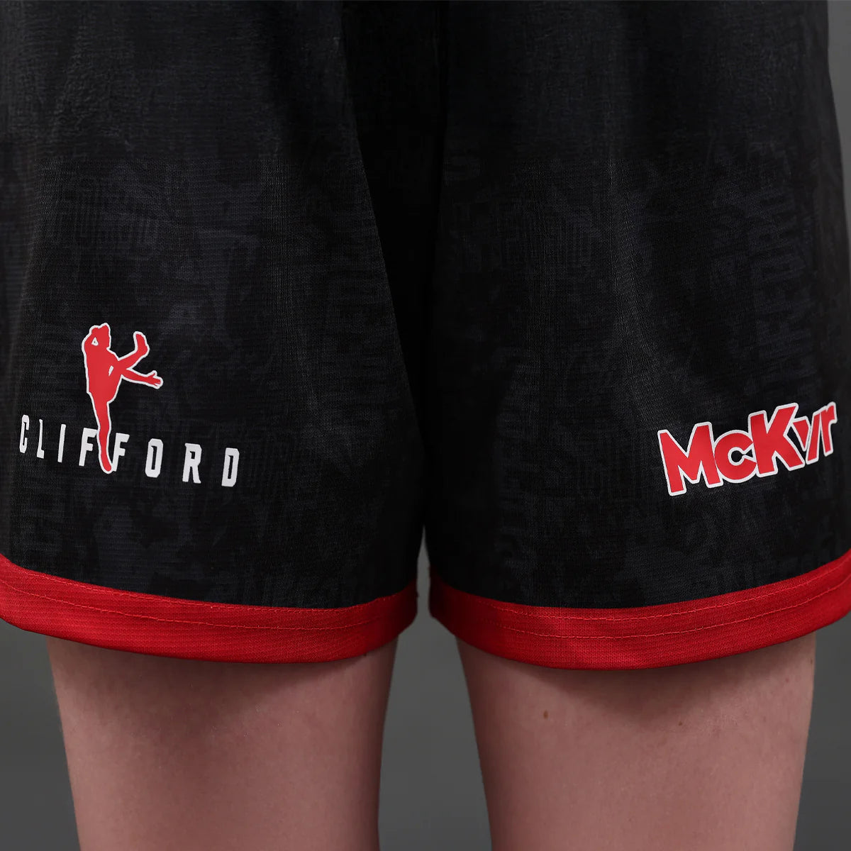 McKvr David Clifford Shorts Black Red