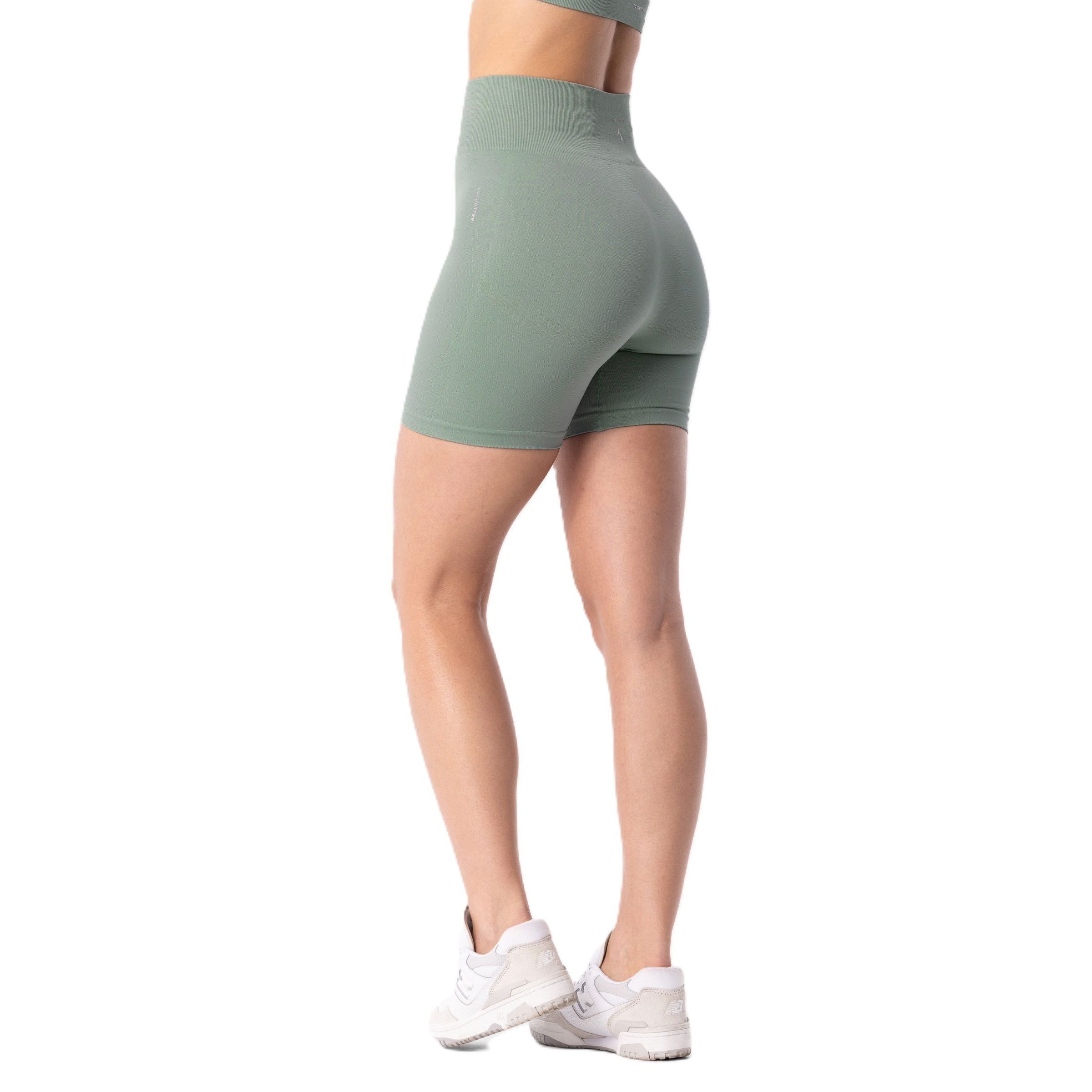 Carpatree Simply Seamless Shorts Pale Green