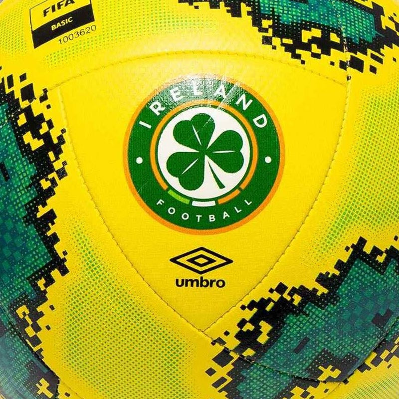 Umbro Swerve Football