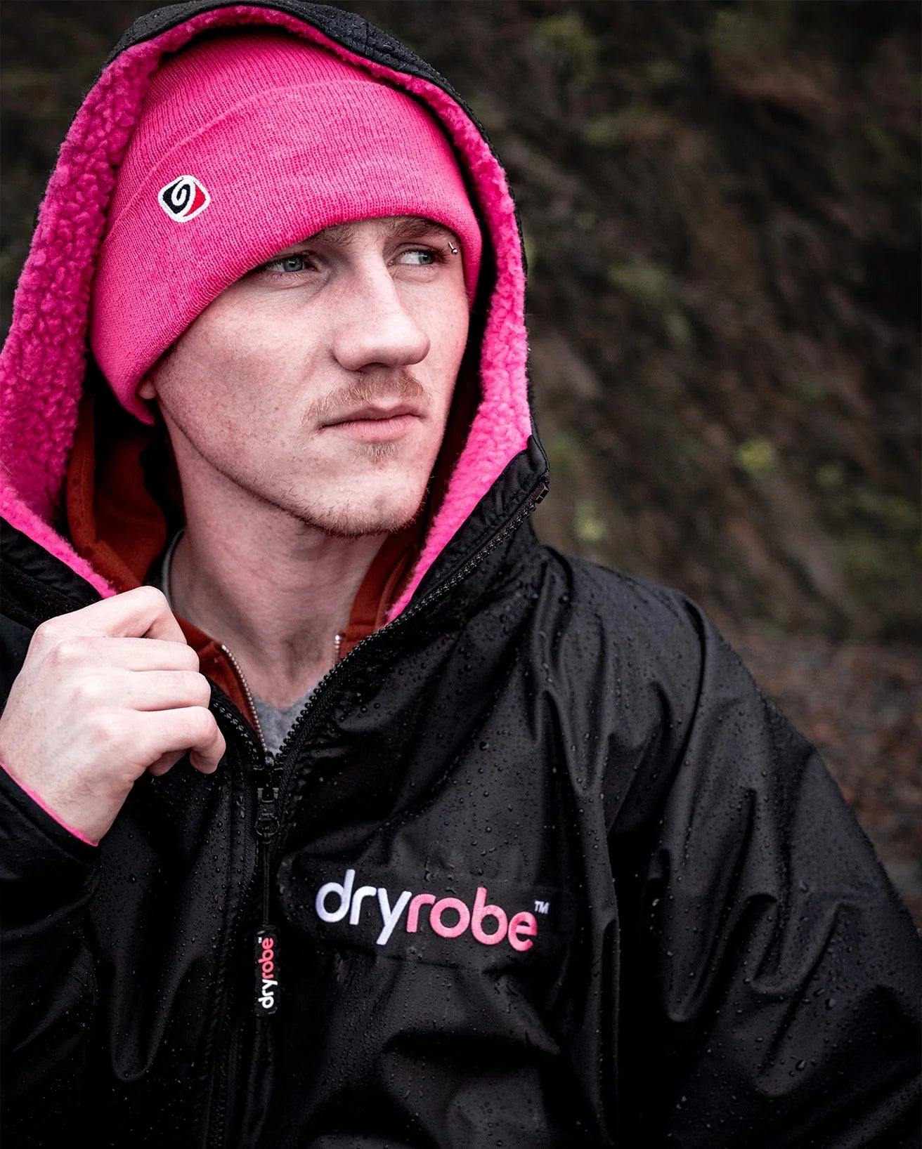 Dryrobe Advanced long Sleeve Changing Robe Black Pink