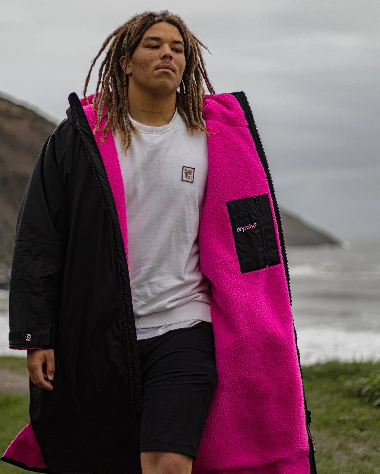 Dryrobe Advanced long Sleeve Changing Robe Black Pink